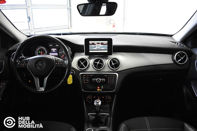 MERCEDES-BENZ GLA 180 CDI Sport